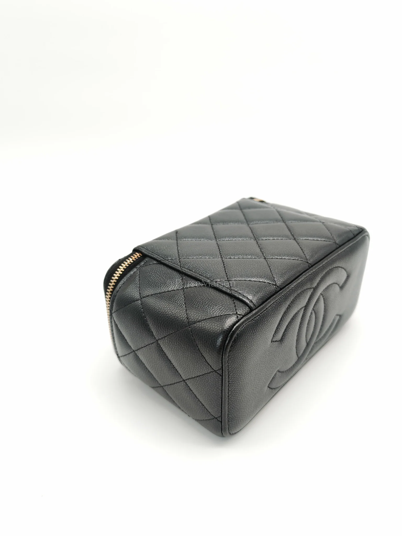 Chanel Vanity in Black Iridescent Caviar Leather and Aged Gold Hardware with Adjustable Chain Strap (Microchip) - Image 10