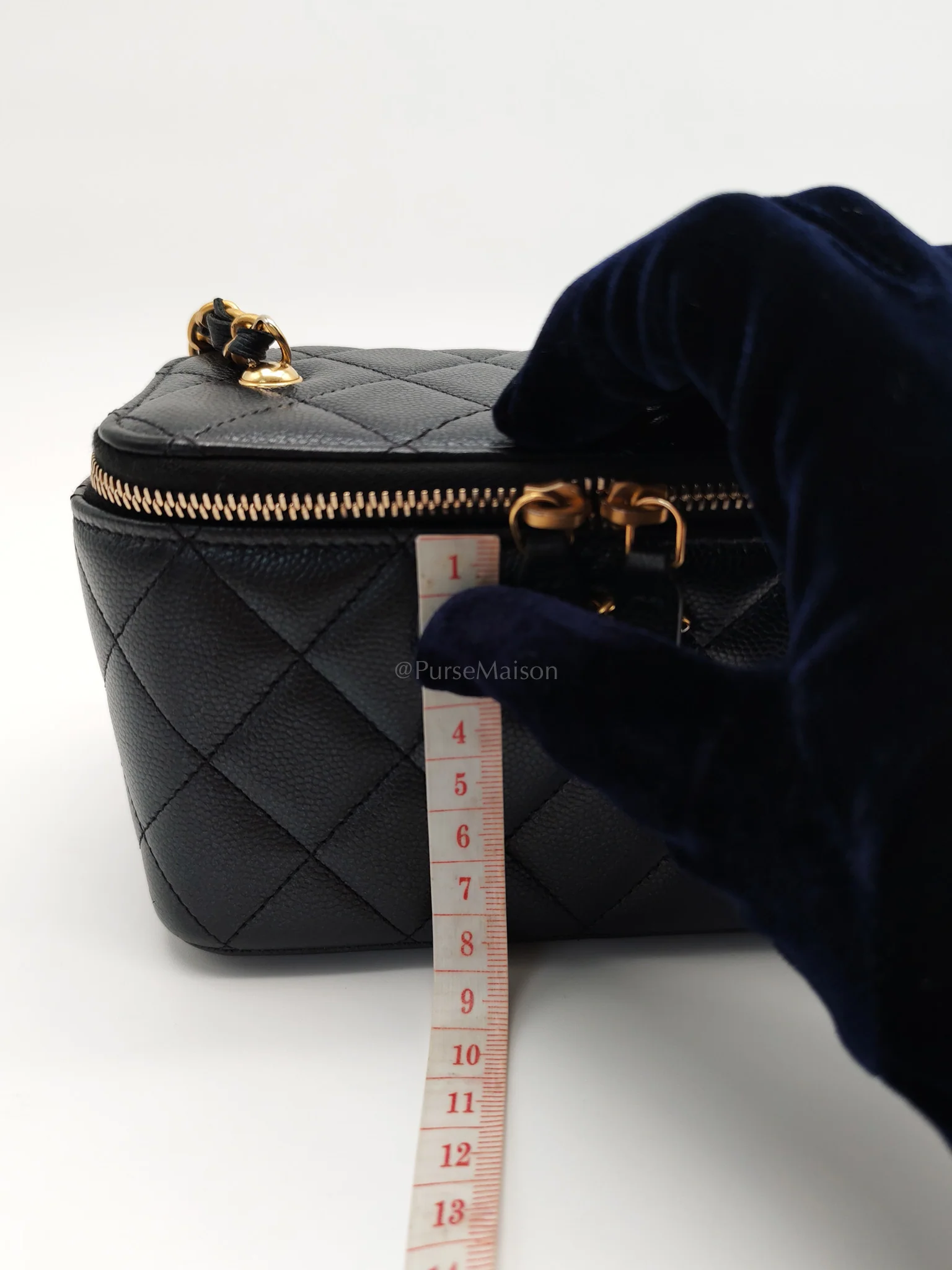 Chanel Vanity in Black Iridescent Caviar Leather and Aged Gold Hardware with Adjustable Chain Strap (Microchip) - Image 30