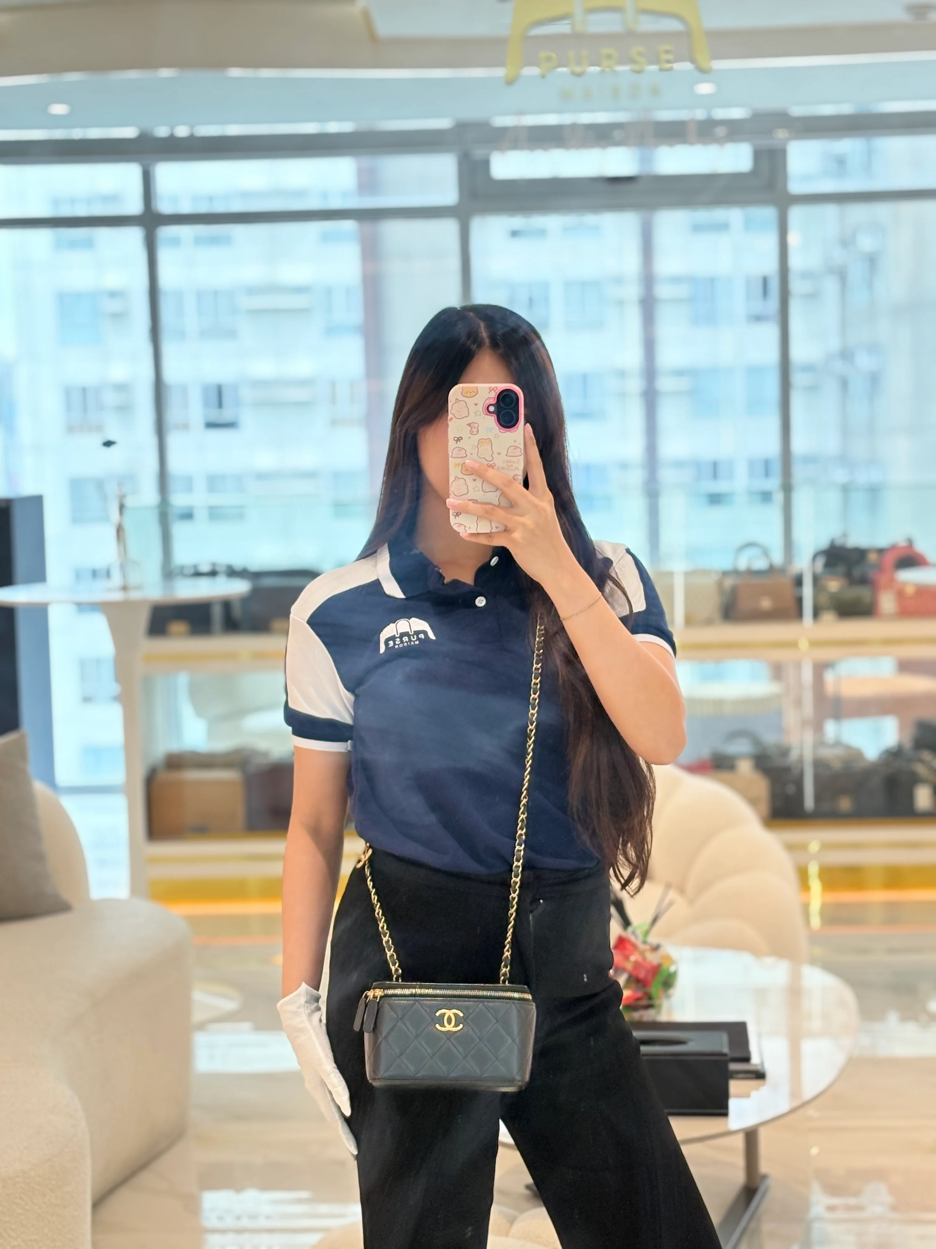 Chanel Vanity in Black Iridescent Caviar Leather and Aged Gold Hardware with Adjustable Chain Strap (Microchip) - Image 33