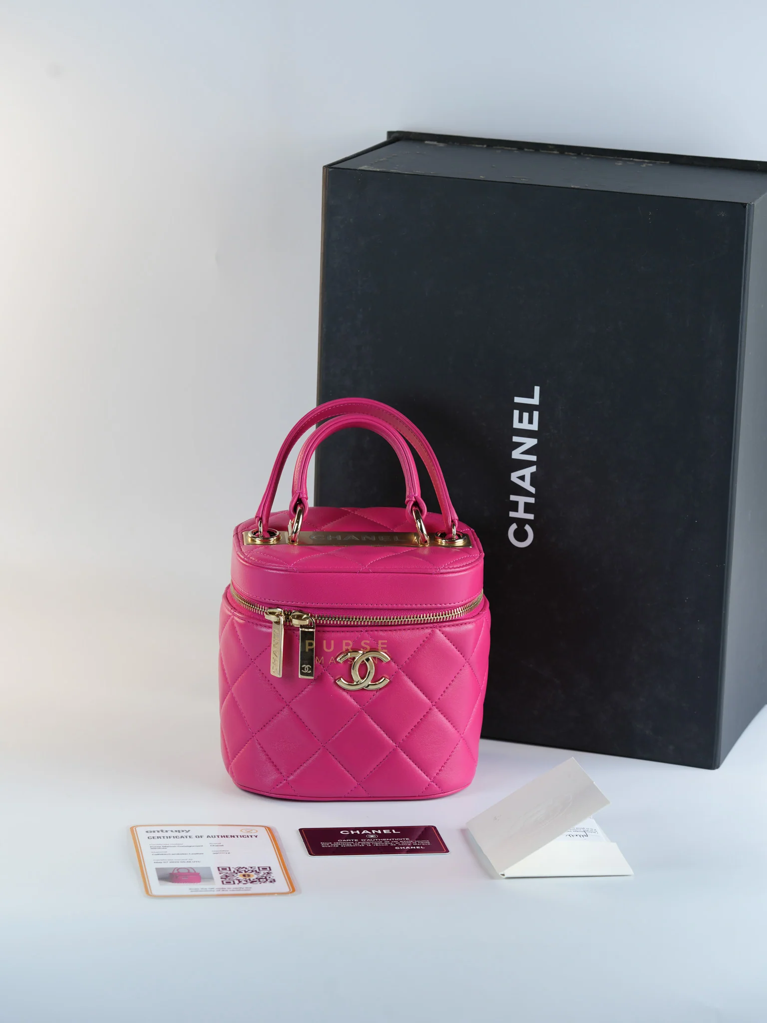 Chanel Vanity Bag Small in Pink Lambskin Leather and Light Gold Hardware Series 30 - Image 40