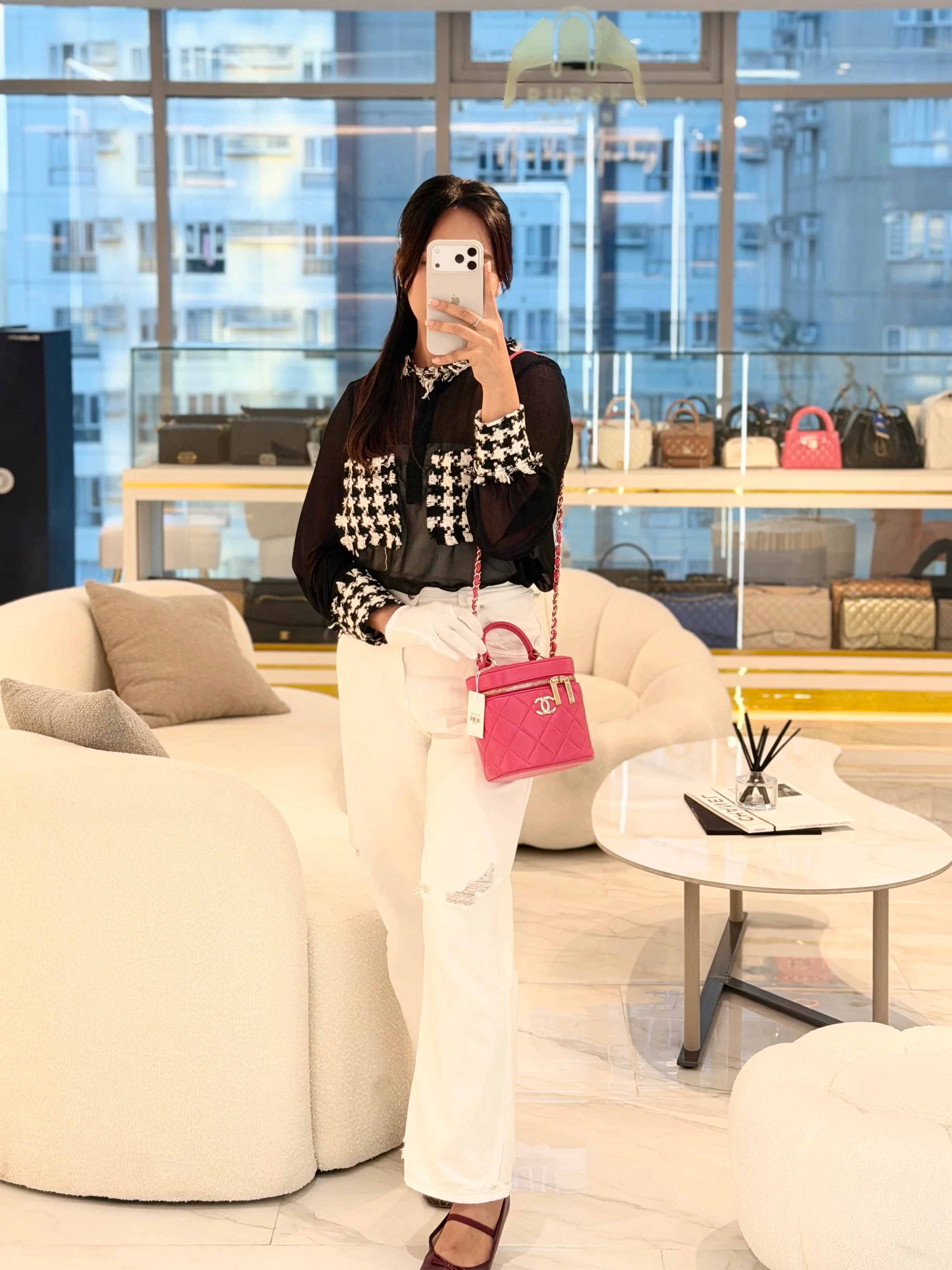 Chanel Vanity Bag Small in Pink Lambskin Leather and Light Gold Hardware Series 30 - Image 42