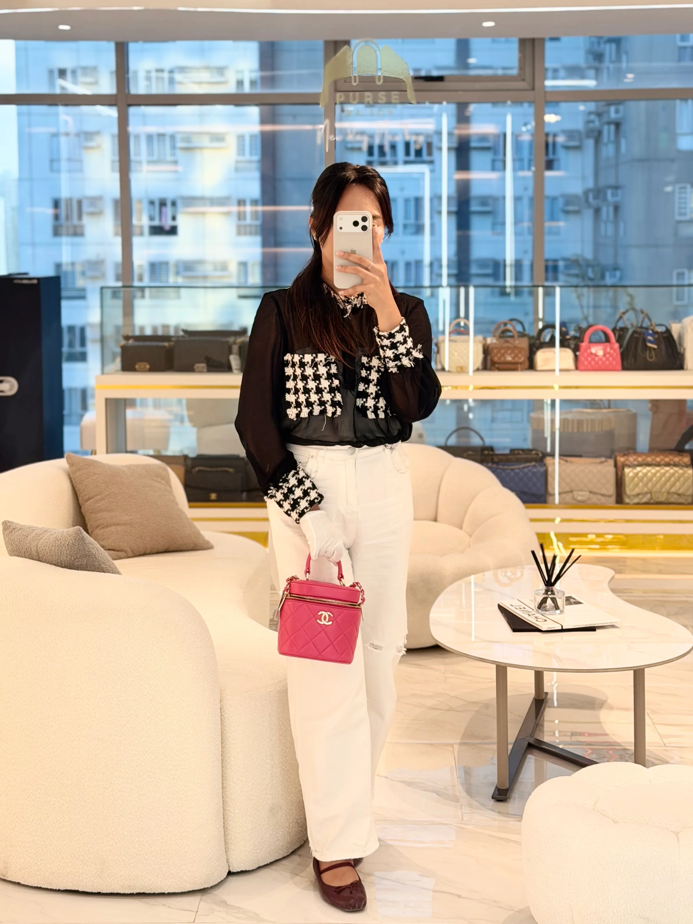 Chanel Vanity Bag Small in Pink Lambskin Leather and Light Gold Hardware Series 30 - Image 43