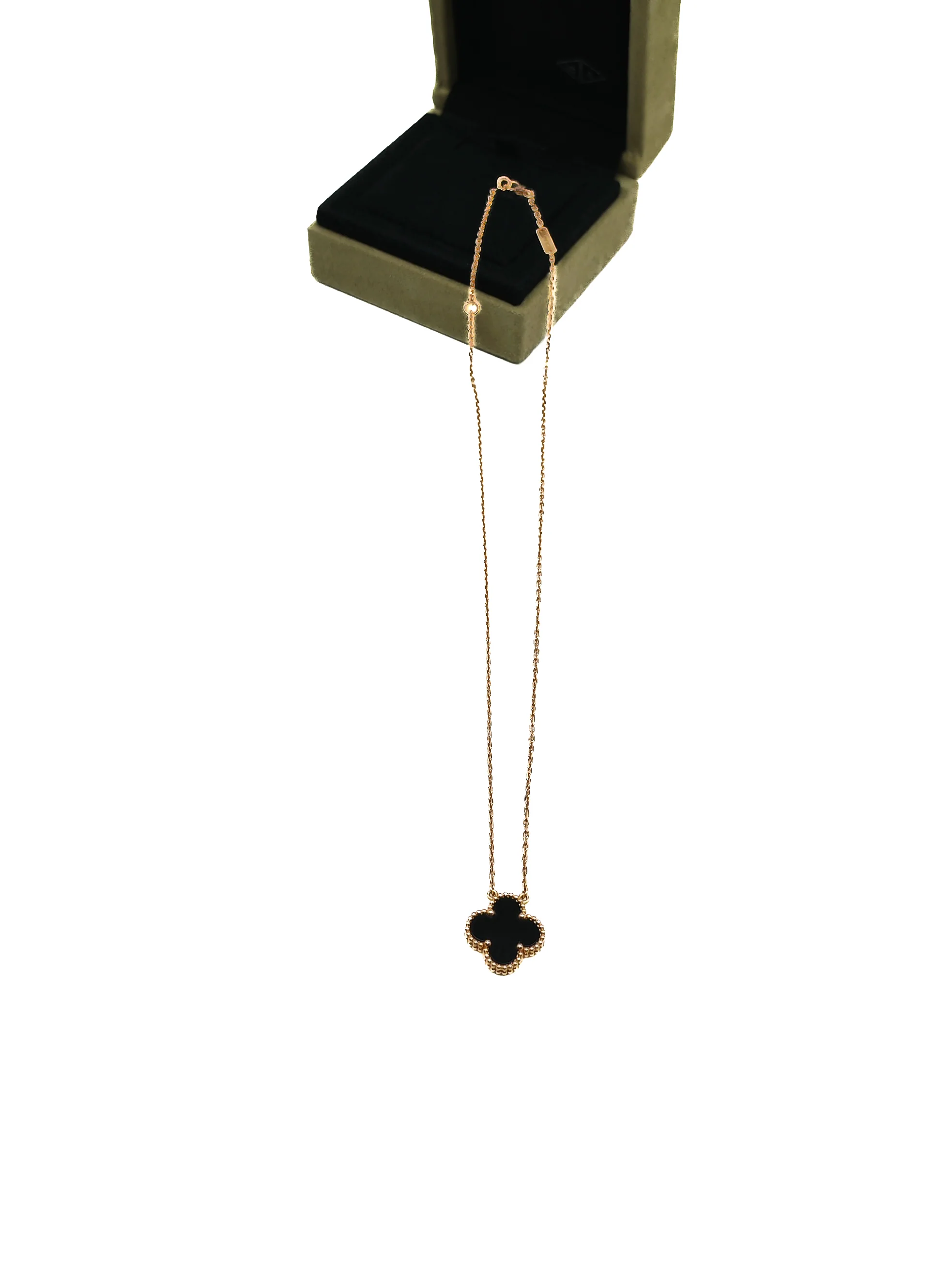 Van Cleef & Arpels Vintage Alhambra in Onyx Pendant Yellow Gold Necklace Year 2023 - Image 4