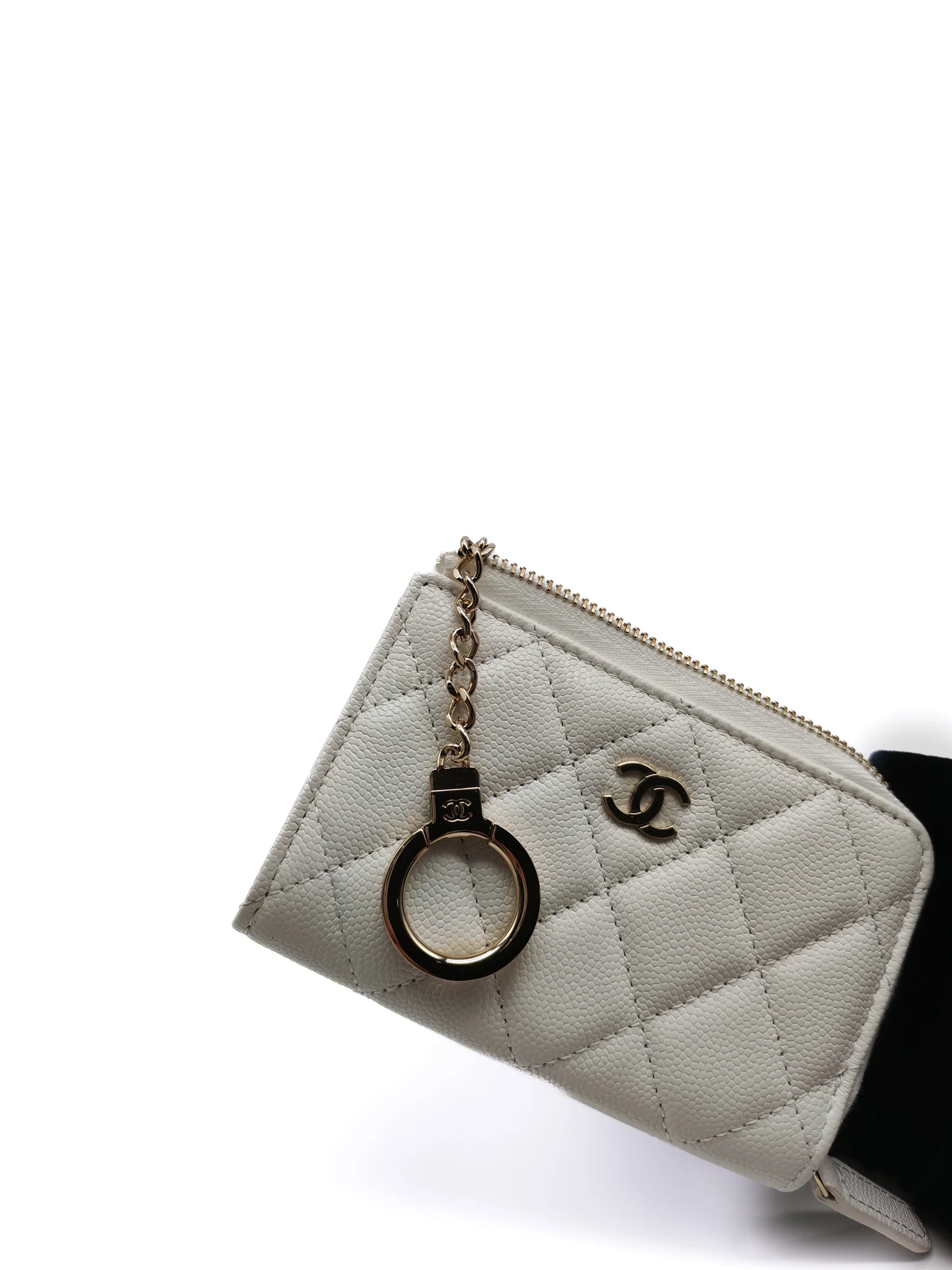 Chanel Zippy Key Pouch in White Quilted Caviar Leather and Light Gold Hardware (Microchip) - Image 15