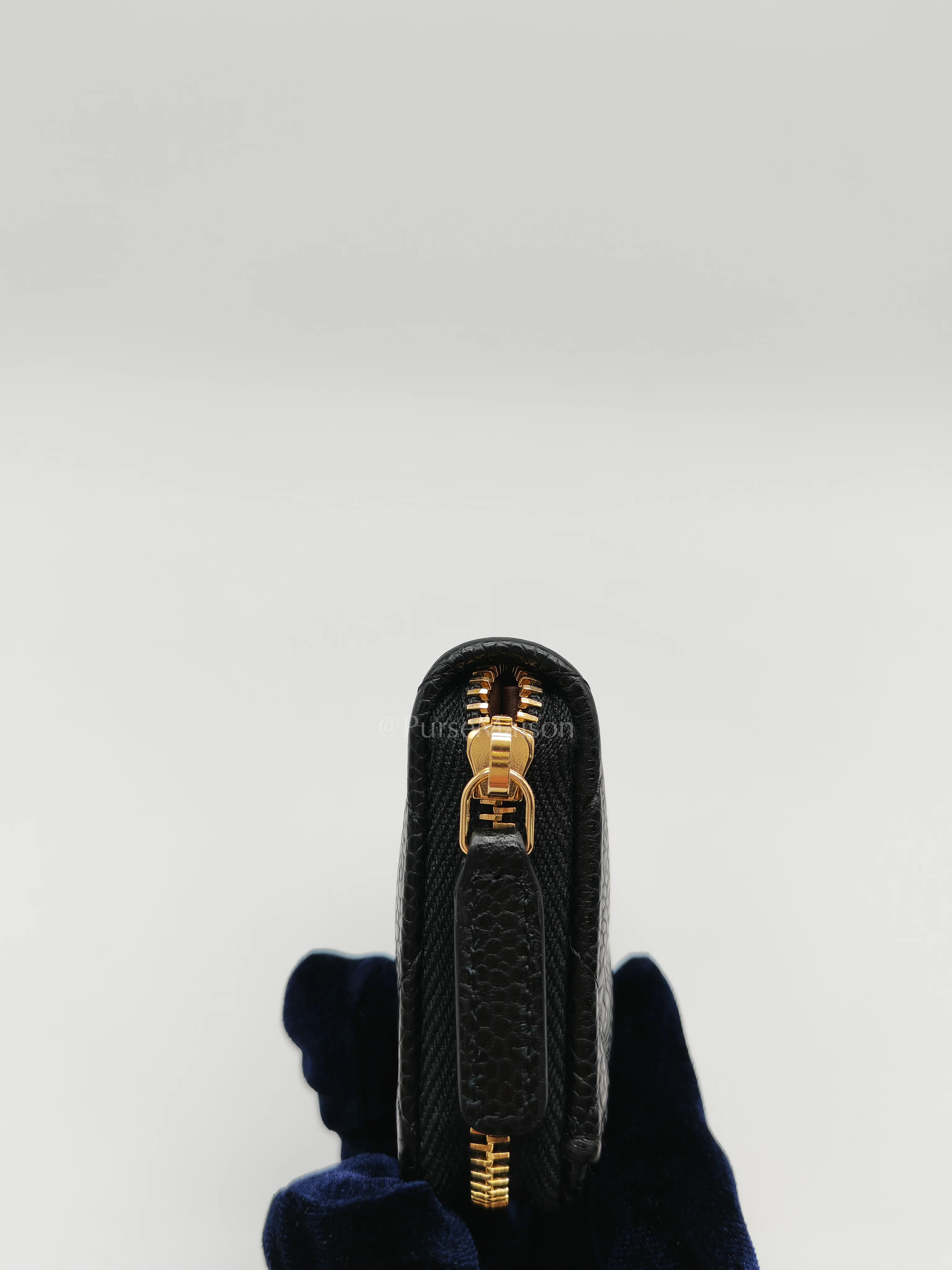 Chanel Zipped Card Holder in Black Caviar Leather and Gold Hardware (Microchip) - Image 13