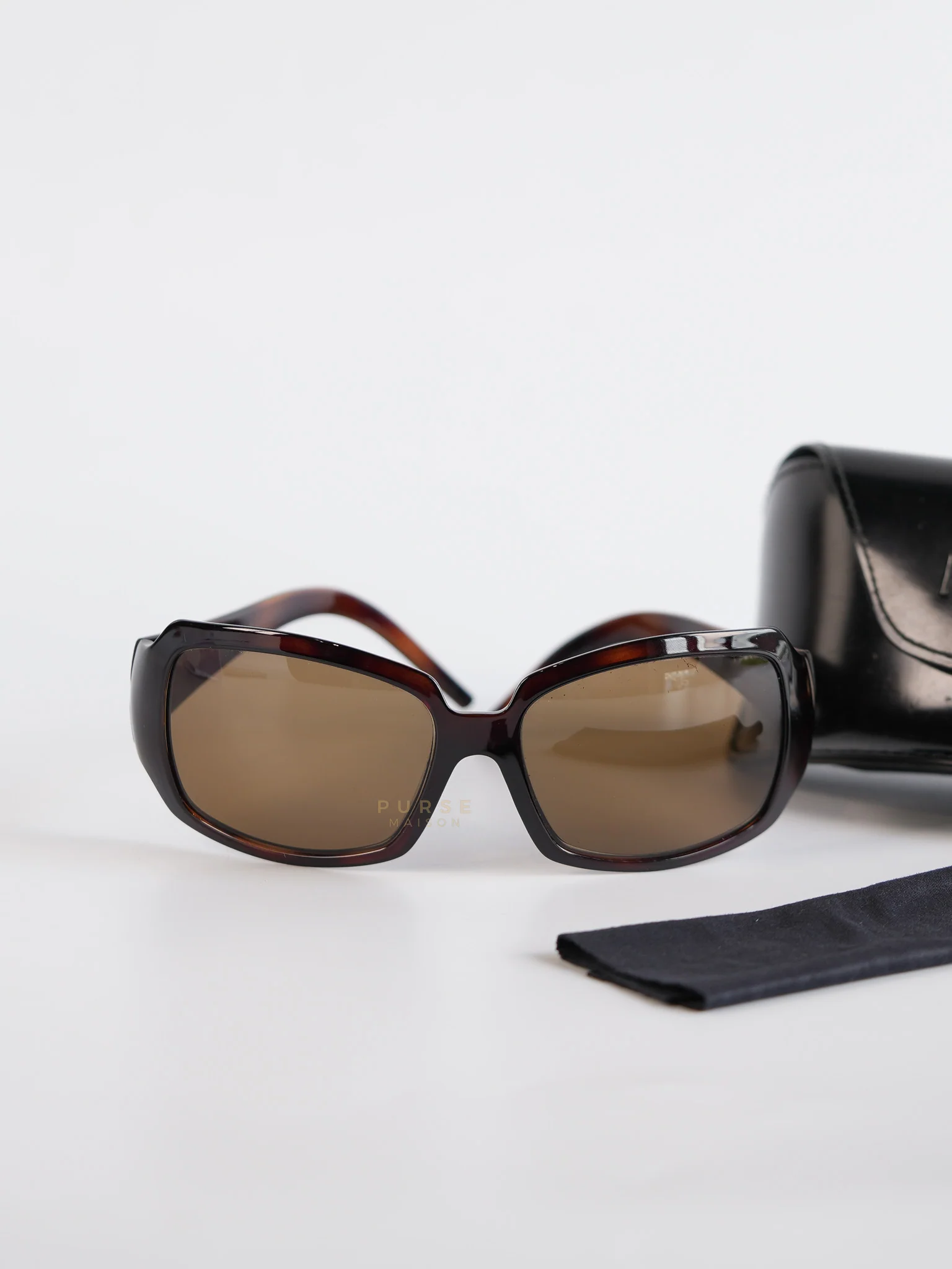 Fendi Zucca Pattern Sunglasses In Brown - Image 16